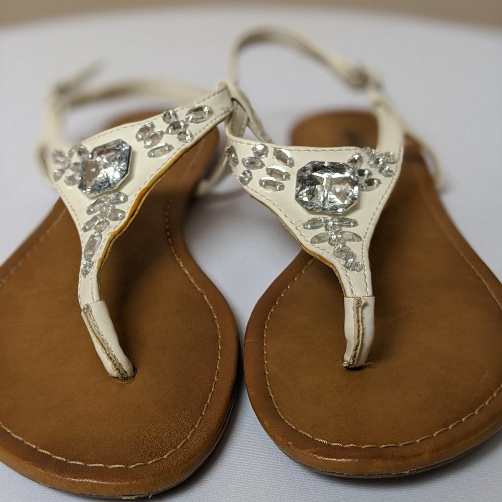 AUSTIN TRADING CO SANDALS SIZE 9 PEARL/WHITE/TAN - Picture 1 of 2